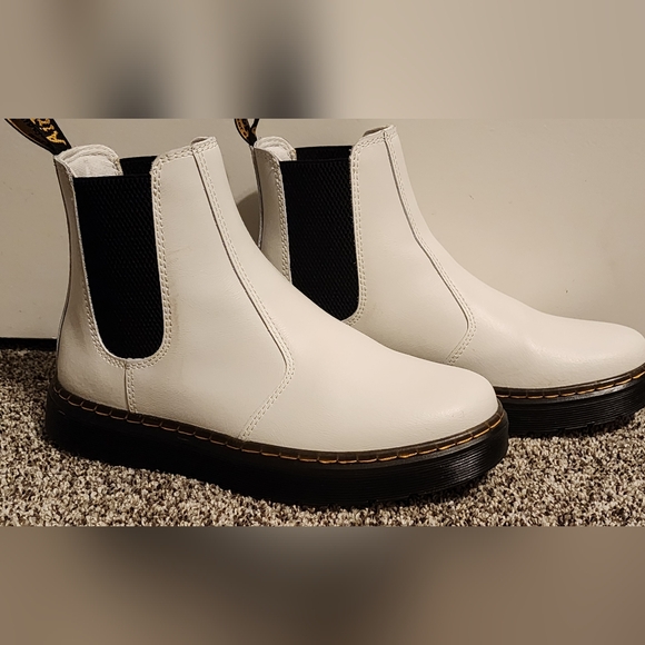 Dr Martens Dorrian Boots - Picture 1 of 9